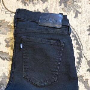 Levi's Women's black Empire skinny made and crafted 27/32
